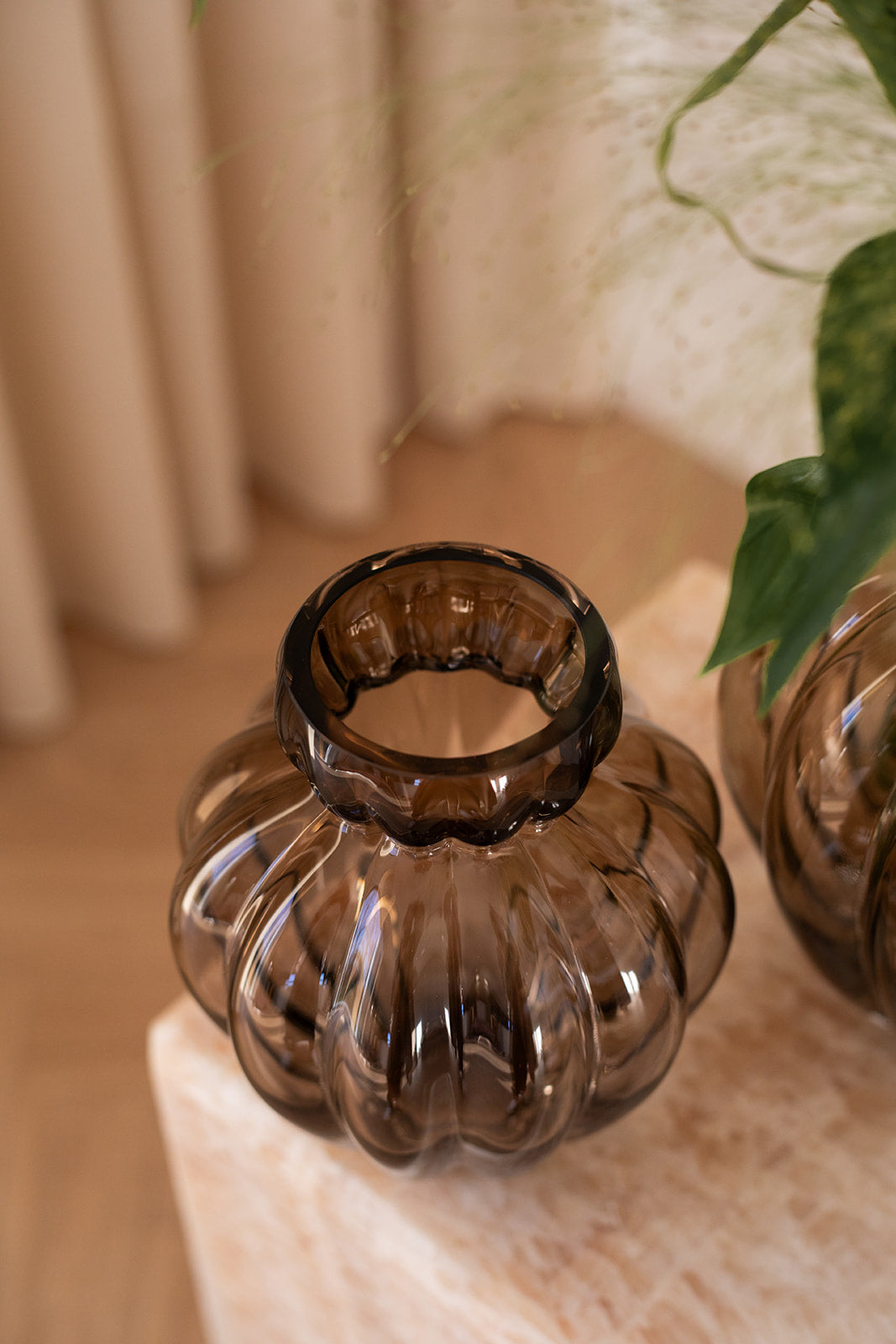 Audrey Vase - Smokey brown Lille