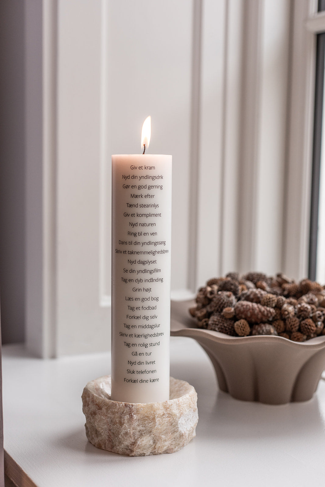 Kalenderlys med 24 øjeblikke af selvforkælelse -