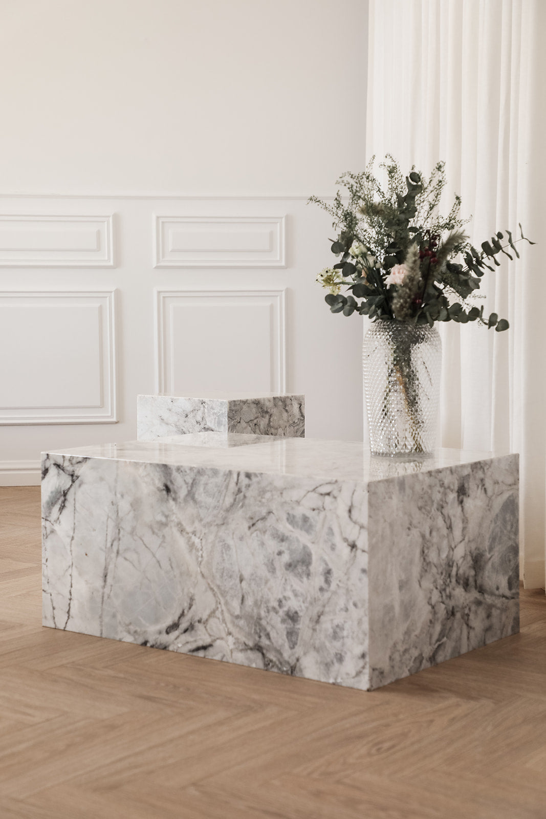 sofabord i hvid marmor fra specktrum